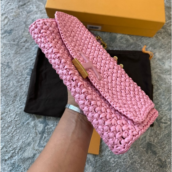 AUTHENTIC TODS RAFFIA STRAW CROCHET CLUTCH BAG PURSE LIKE NEW BARBIE PINK COLOR - Picture 11 of 16
